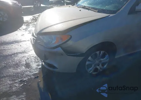 2010 Hyundai Elantra Gls z USA, uszkodzony, nr VIN KMHDU4AD1AU195109